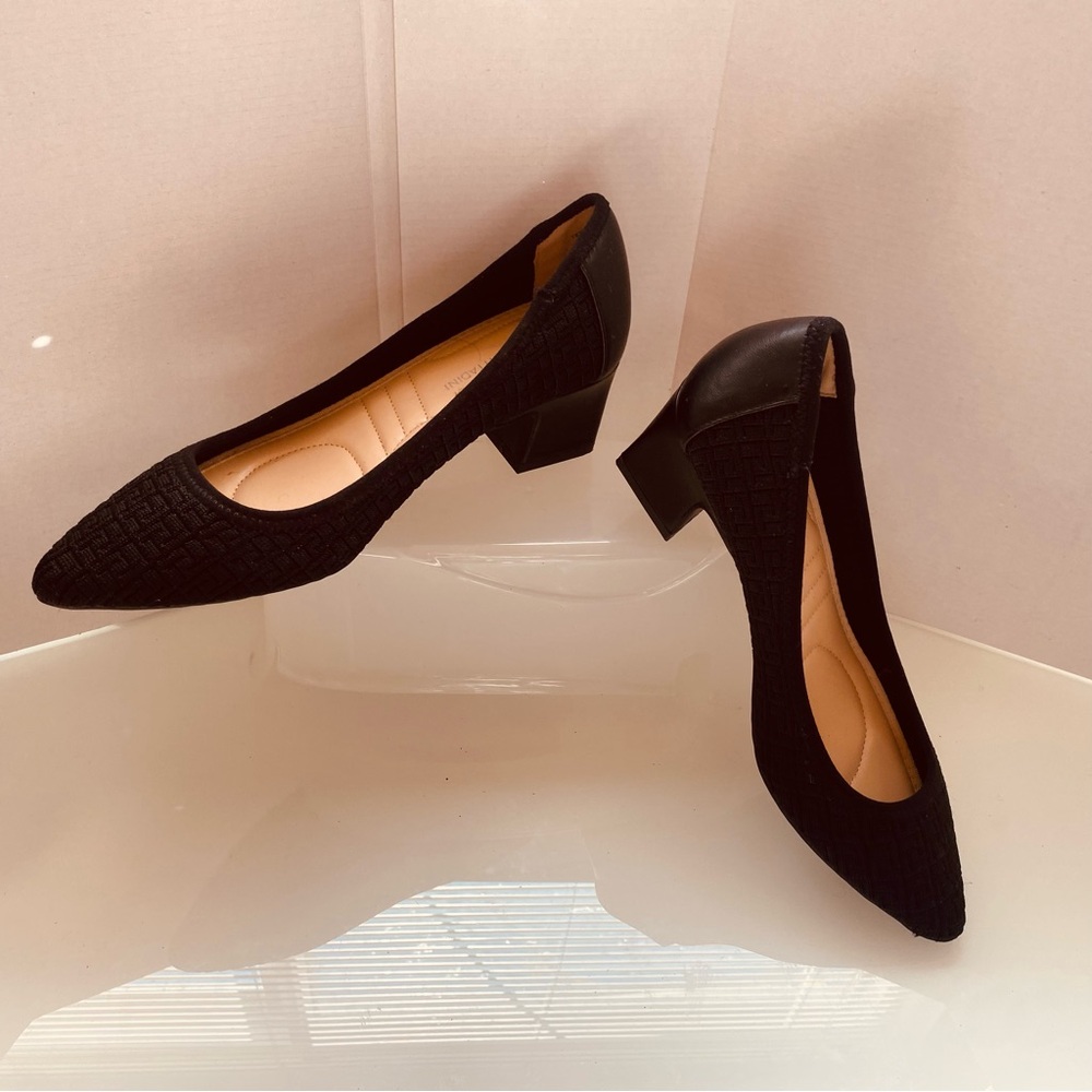 Adrienne Vittadini Black leather/ Fabric Block heels SZ 8M Pointed Toe comfy
